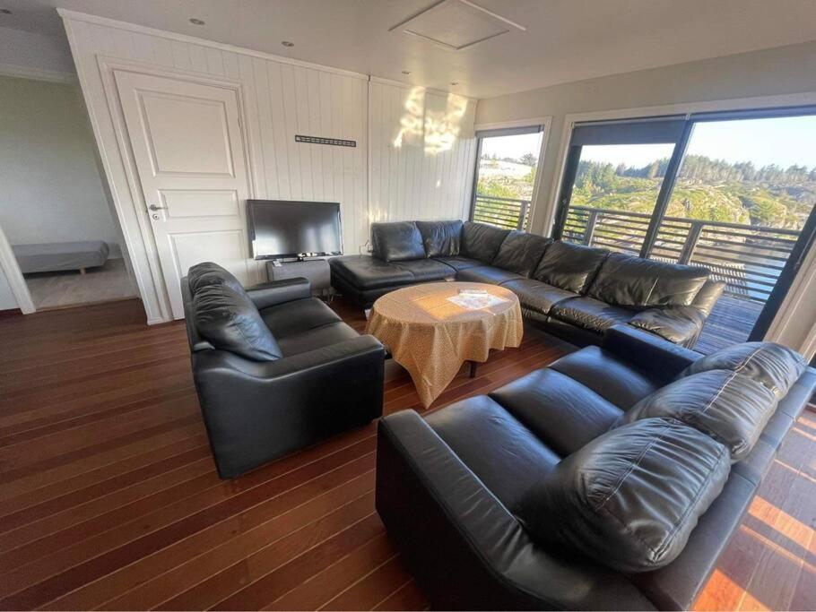 Nautnes Villa Apartment view 2