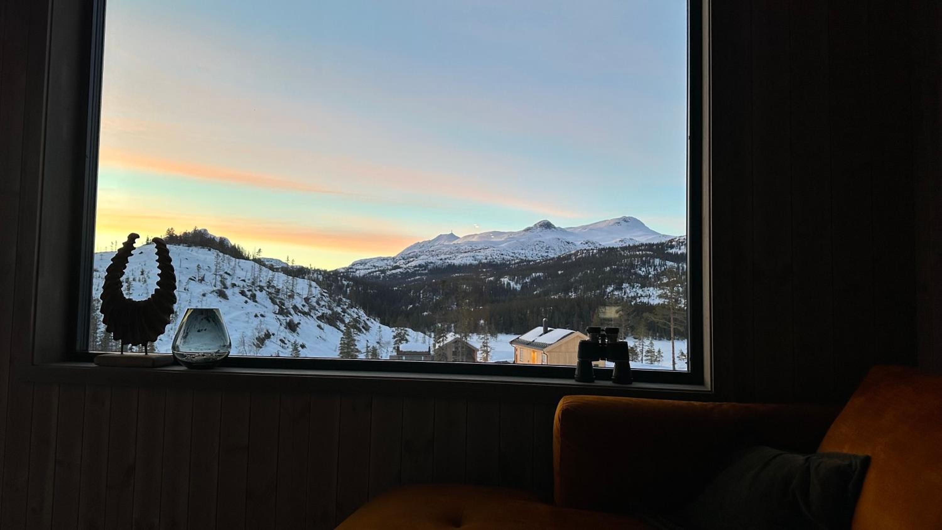 Hytta på Fikstjønn med panoramautsikt view 3