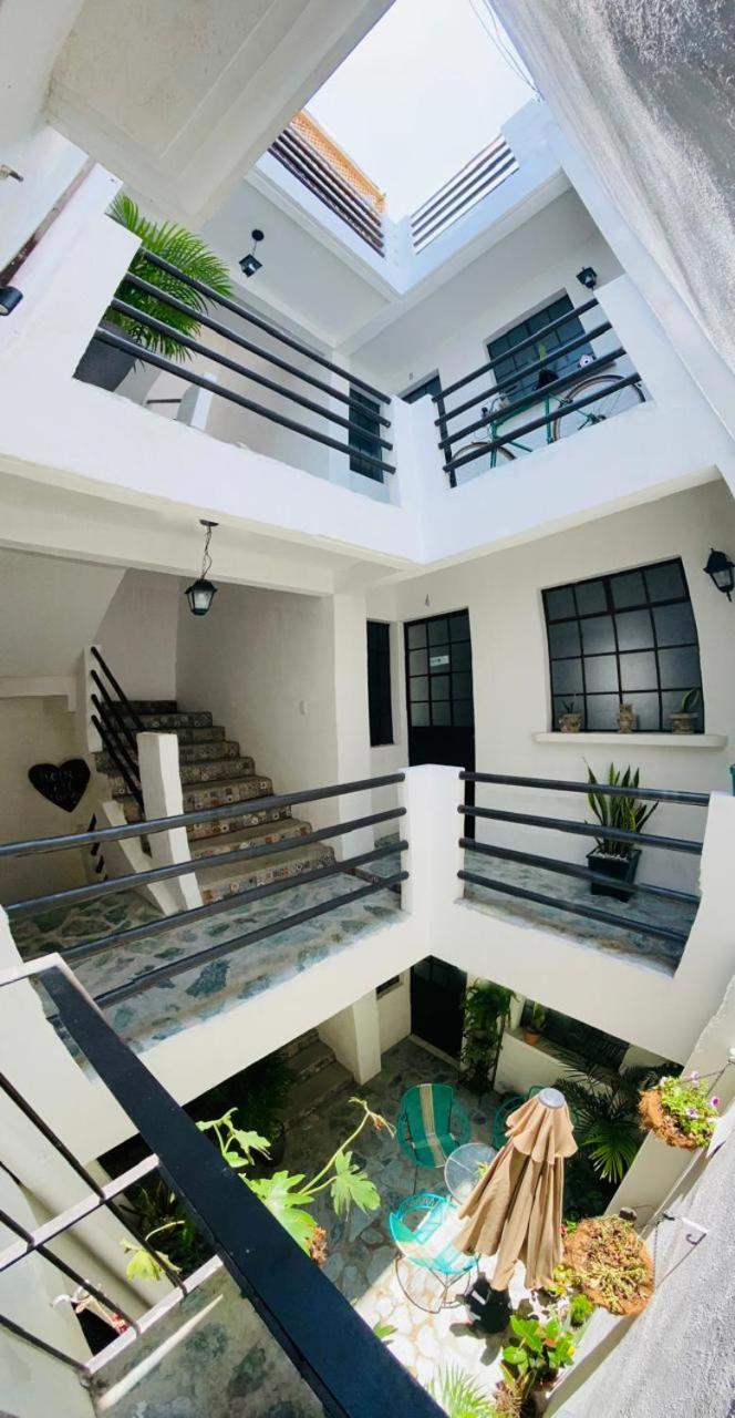 Hotel 17-52