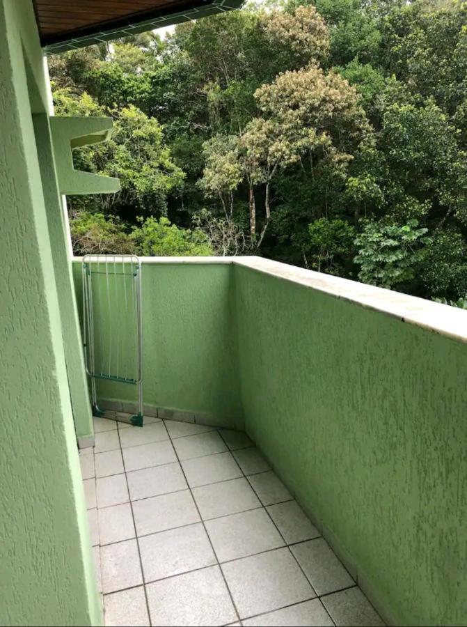 Apto com piscina e churrasqueira a 300 metros da Praia Grande