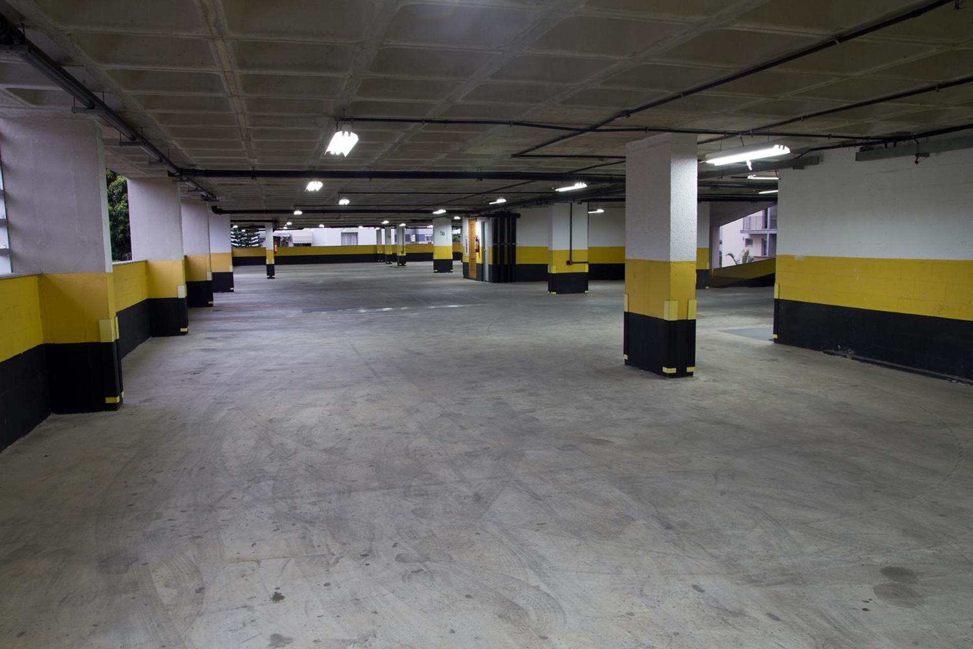 Lindo flat em prédio luxuoso - Excelente localização