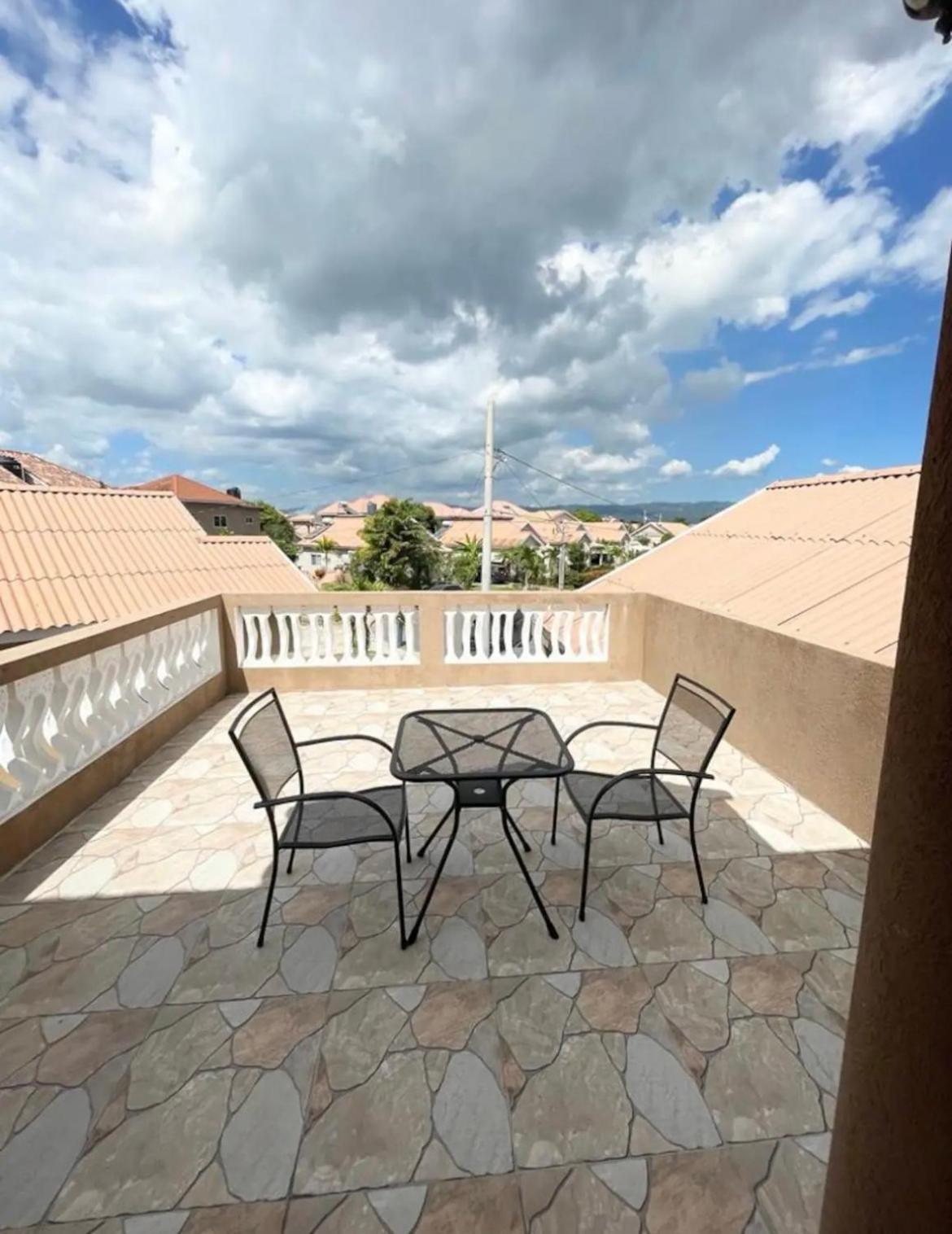 Js Estate With Jacuzzi view 4