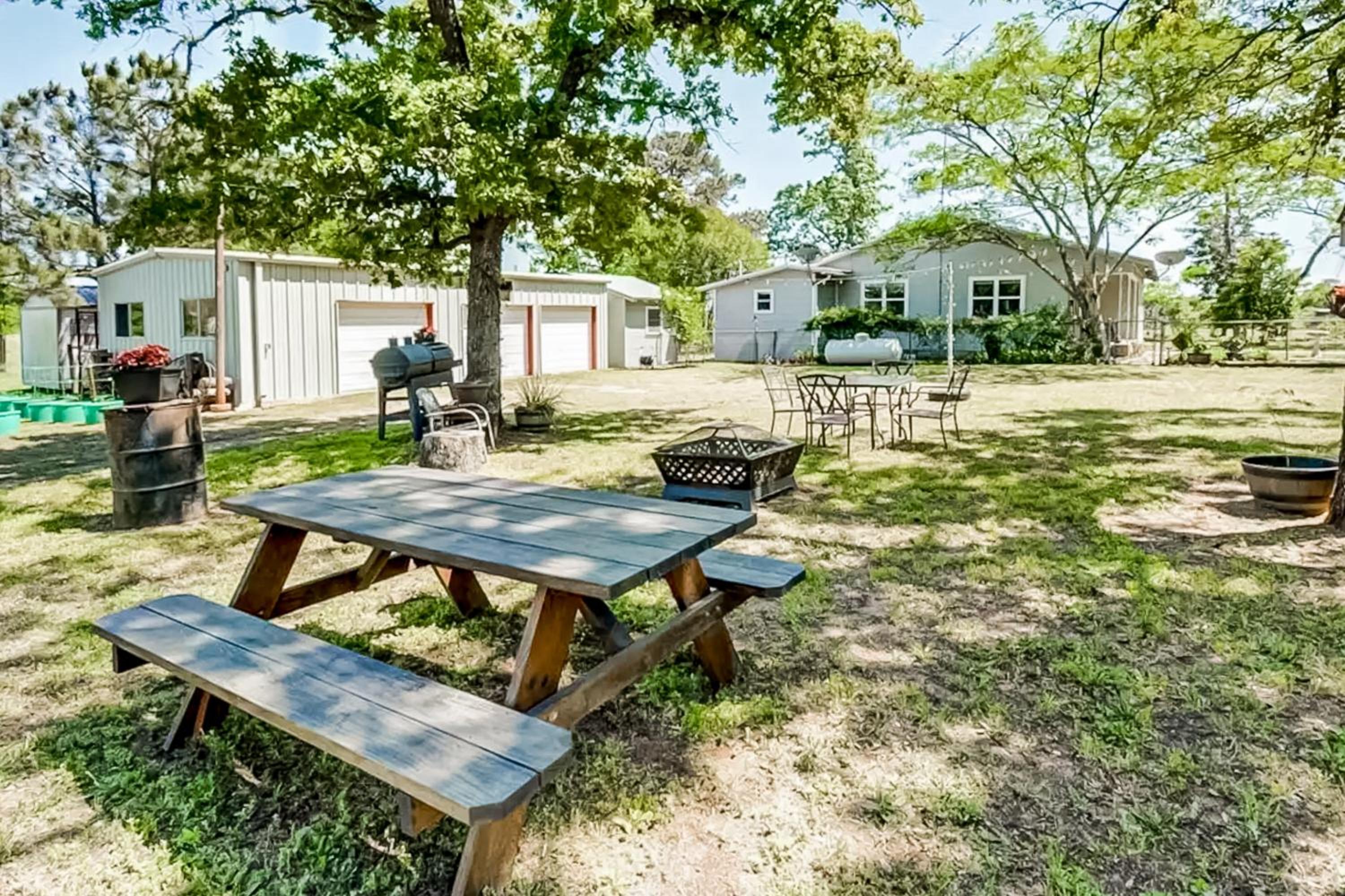 Fenced Yard! Peaceful Retreat in Smithville