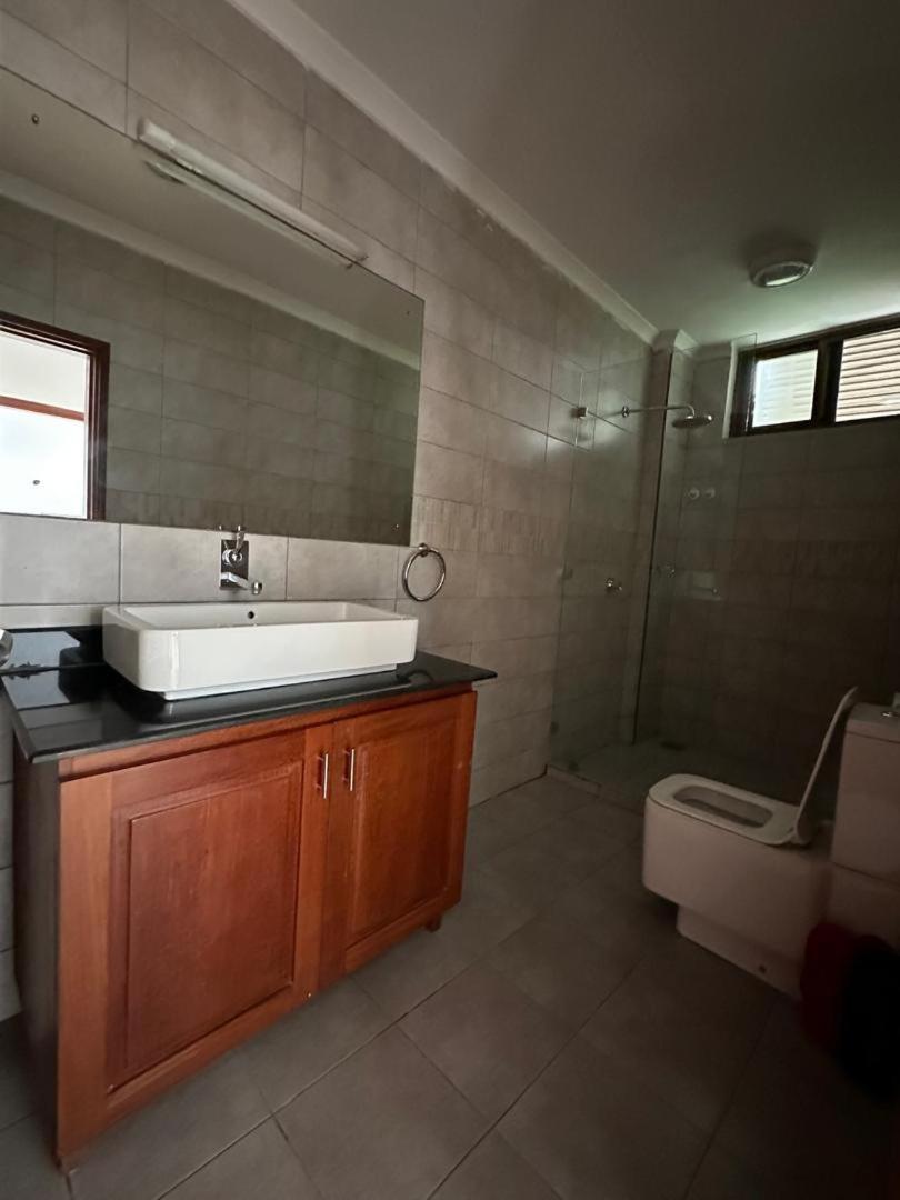 Secluded-Loft-2 BEDROOM-2-Bath view 5
