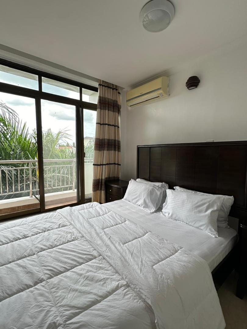 Secluded-Loft-2 BEDROOM-2-Bath view 3