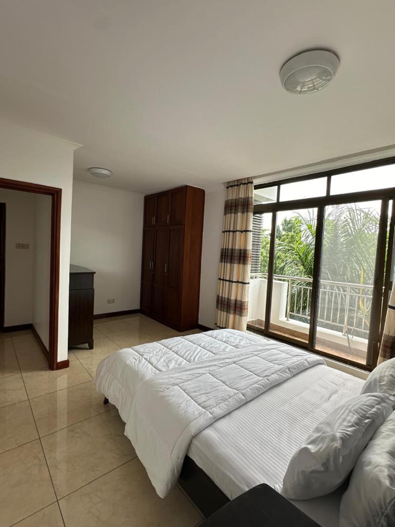 Secluded-Loft-2 BEDROOM-2-Bath view 4