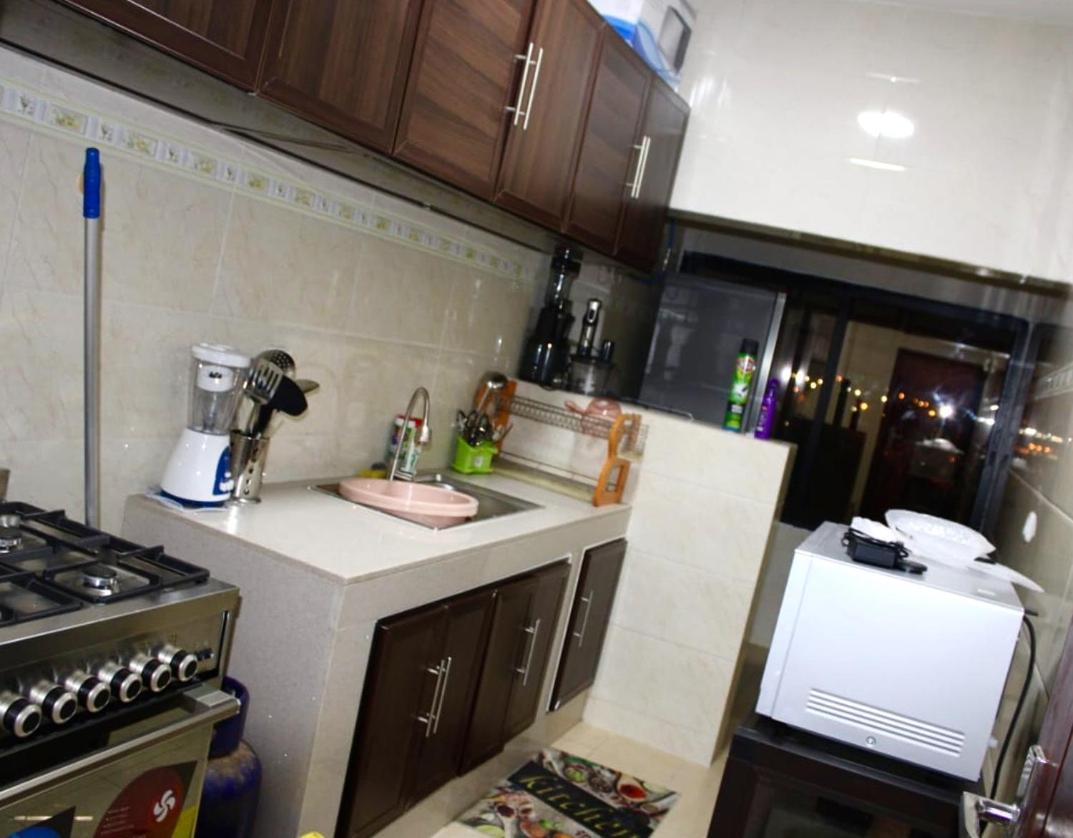 3 Appartements Indépendants - 1 ou 2 Chambres - Du Voyageur Solo au Groupe de 10 personnes - Résidence Calme, Proche Abidjan