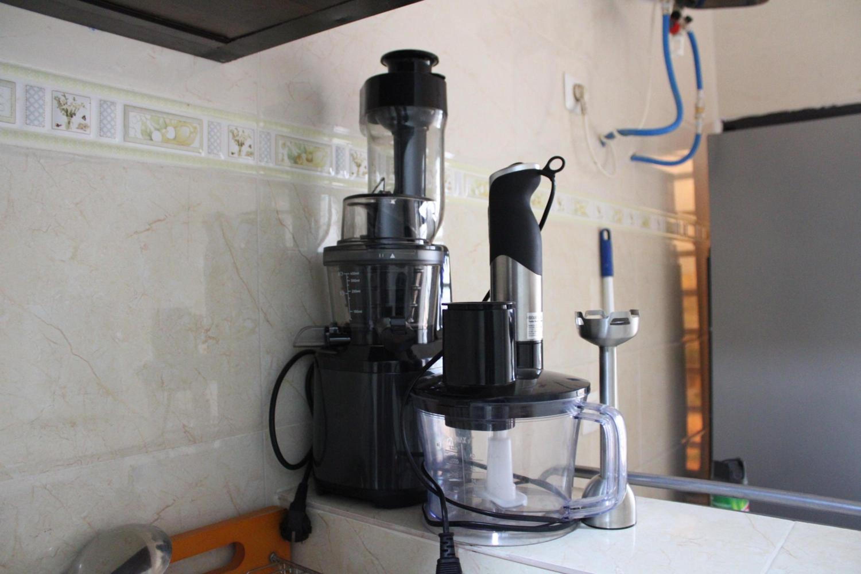 3 Appartements Indépendants - 1 ou 2 Chambres - Du Voyageur Solo au Groupe de 10 personnes - Résidence Calme, Proche Abidjan