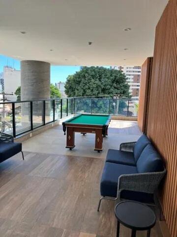 Lindo flat em prédio luxuoso - Excelente localização