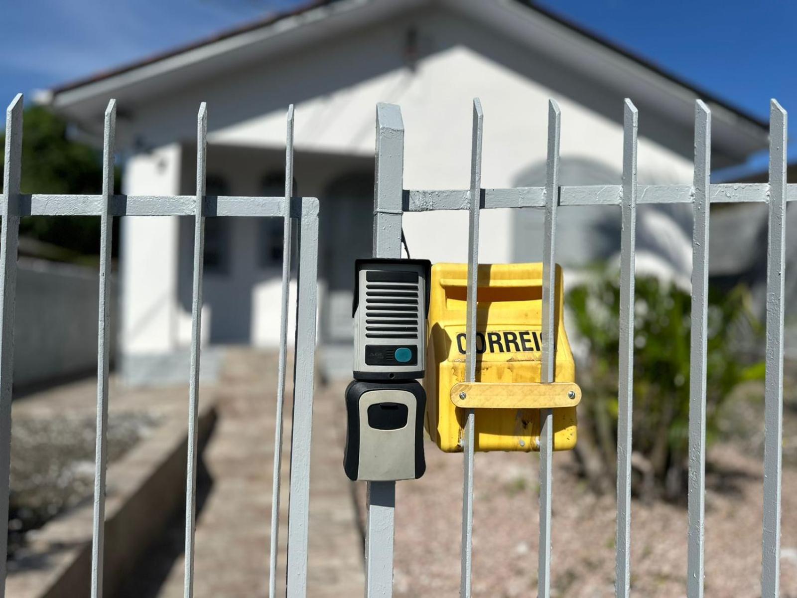 Linda e Ampla Casa Inteira Próxima ao Centro de Criciúma