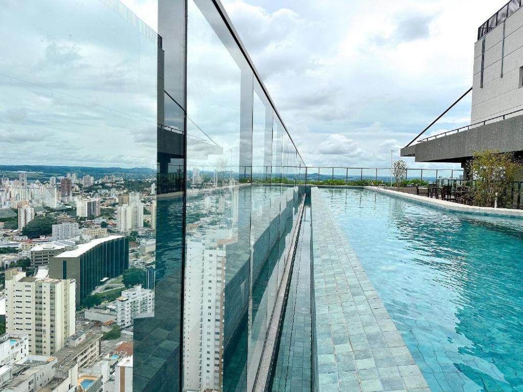 Lindo flat em prédio luxuoso - Excelente localização