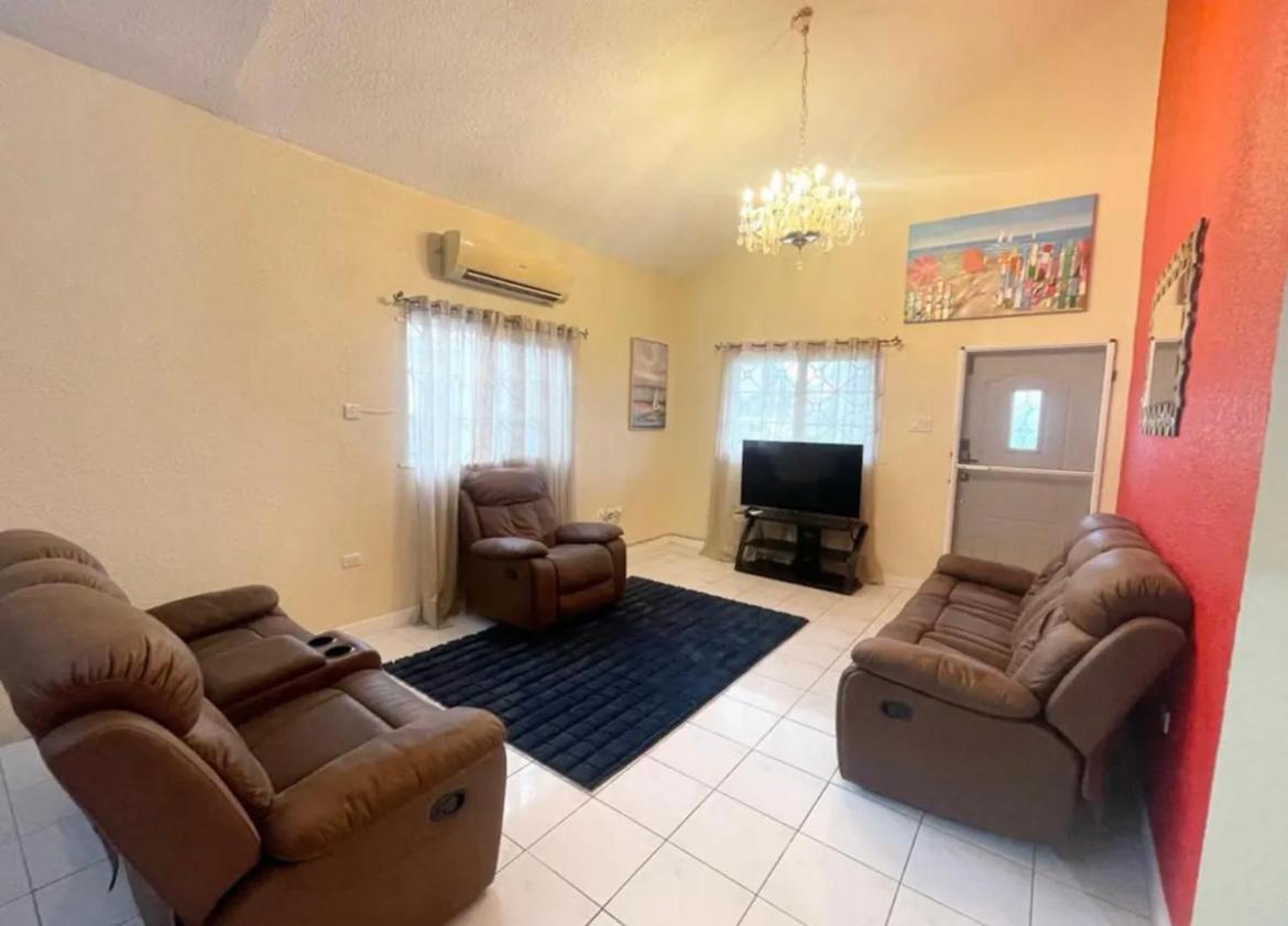Cozy Elegance 3 Bedroom Estate view 3