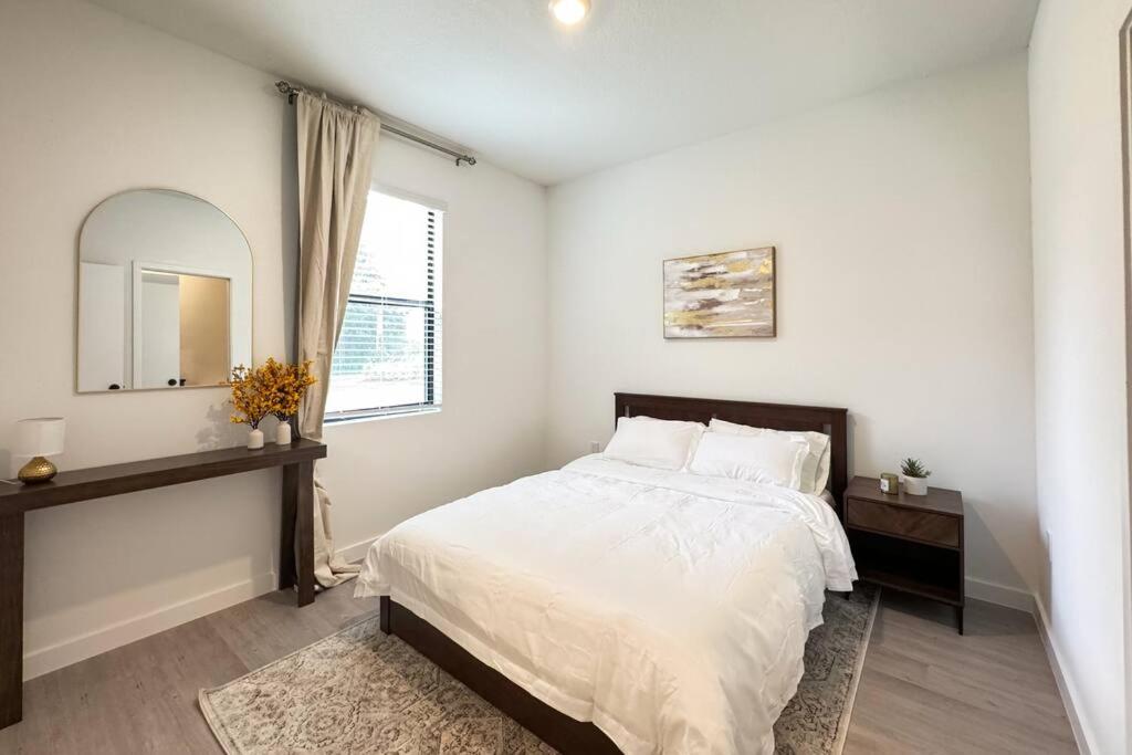 Beautiful Townhouse near Disney