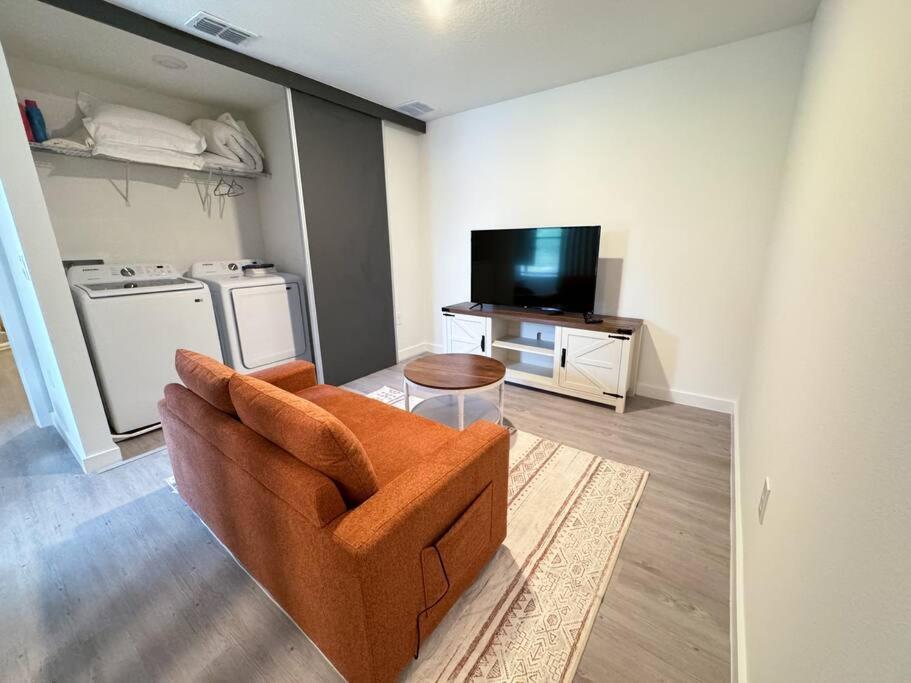 Beautiful Townhouse near Disney
