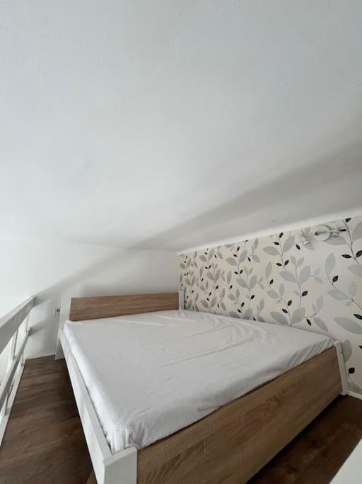 Ben Suite view 4