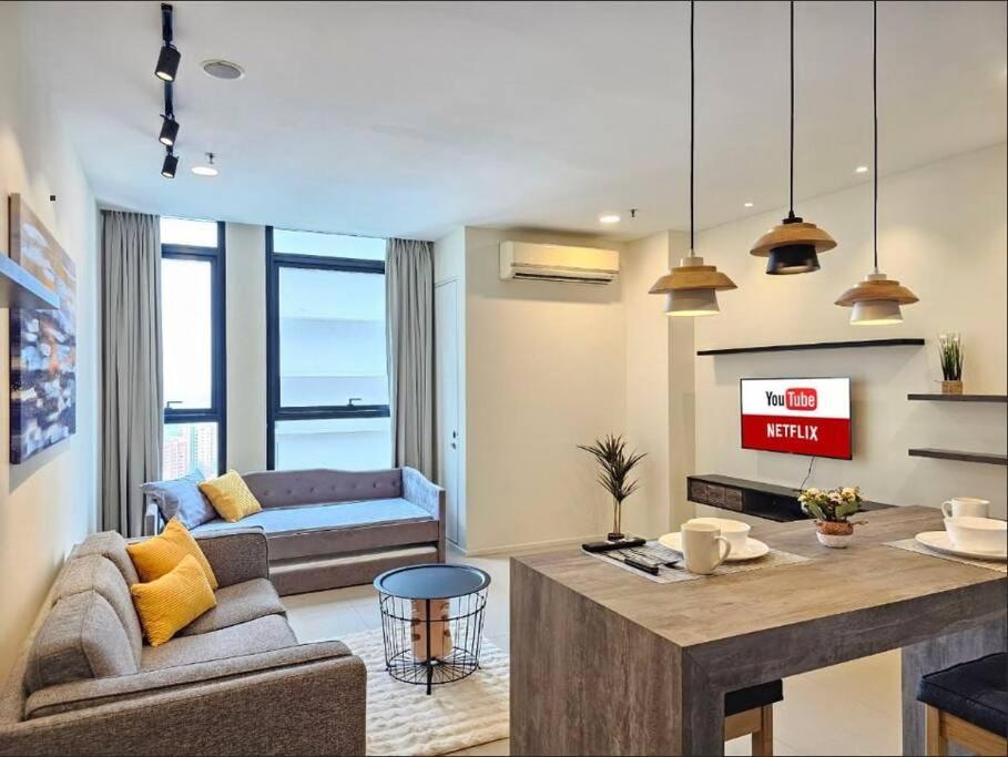 Mont Kiara Arcoris -2-5pax- near Hartamas-Publika