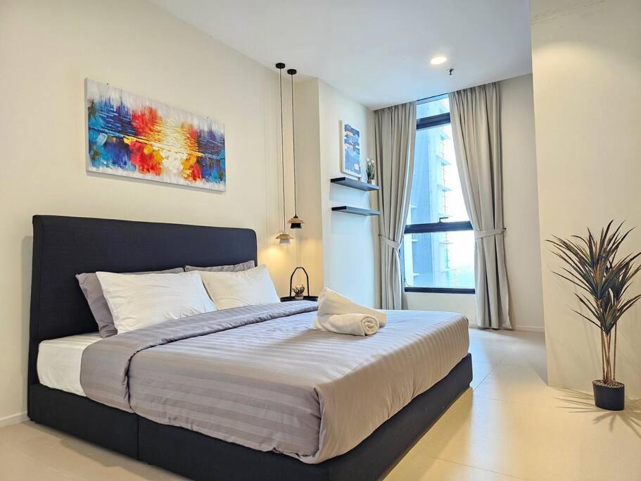 Mont Kiara Arcoris -2-5pax- near Hartamas-Publika