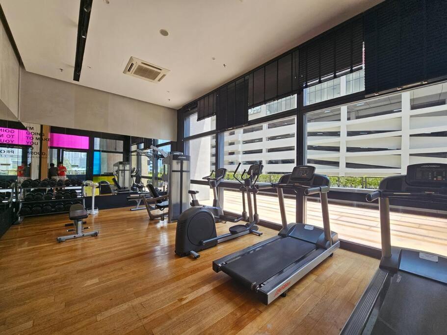 Mont Kiara Arcoris -2-5pax- near Hartamas-Publika