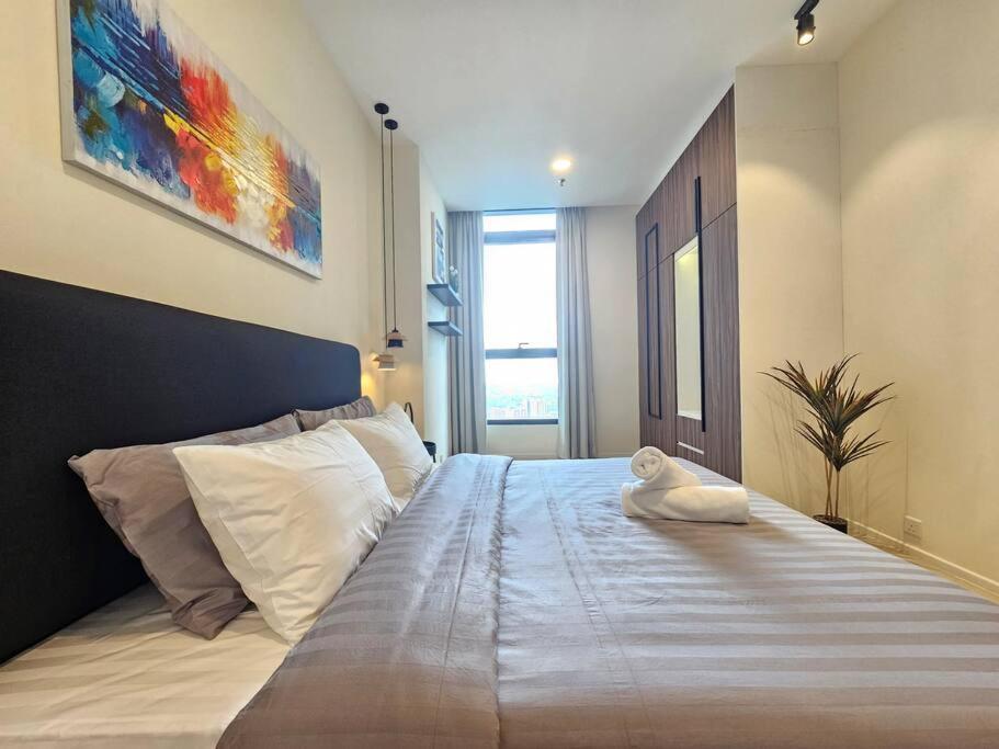 Mont Kiara Arcoris -2-5pax- near Hartamas-Publika