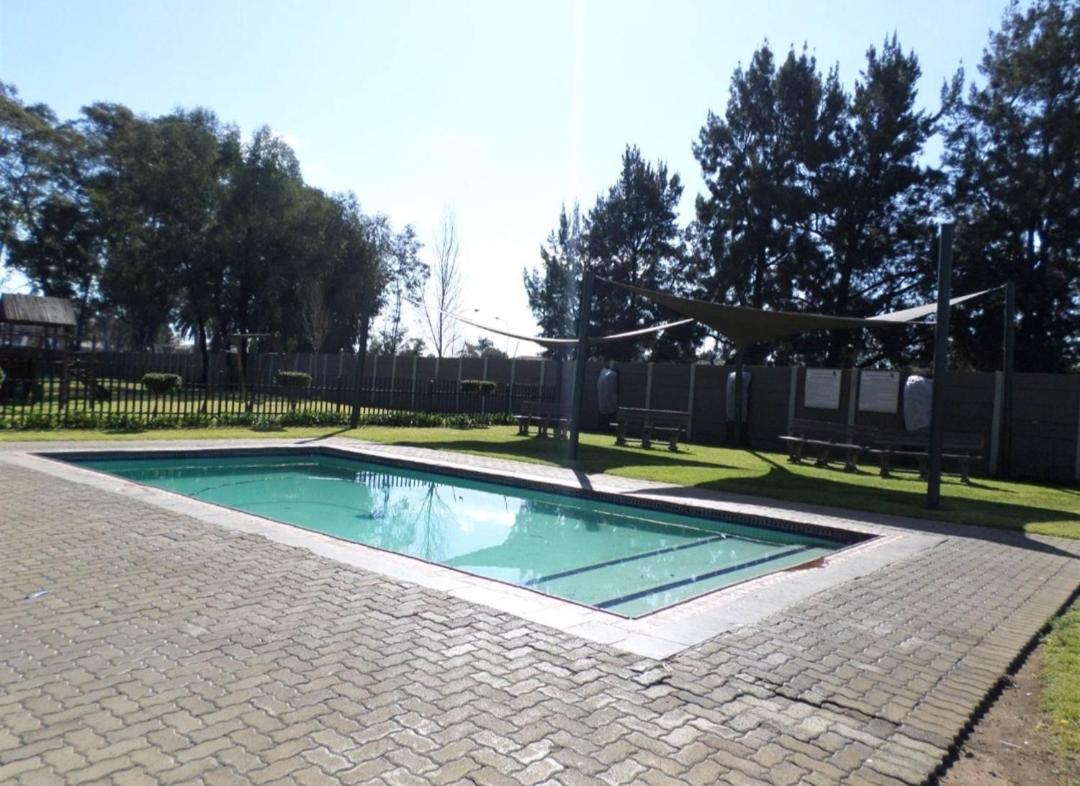 Apartment in Boksburg near OR TAMBO INTERNATIONAL AIRPORT view 2