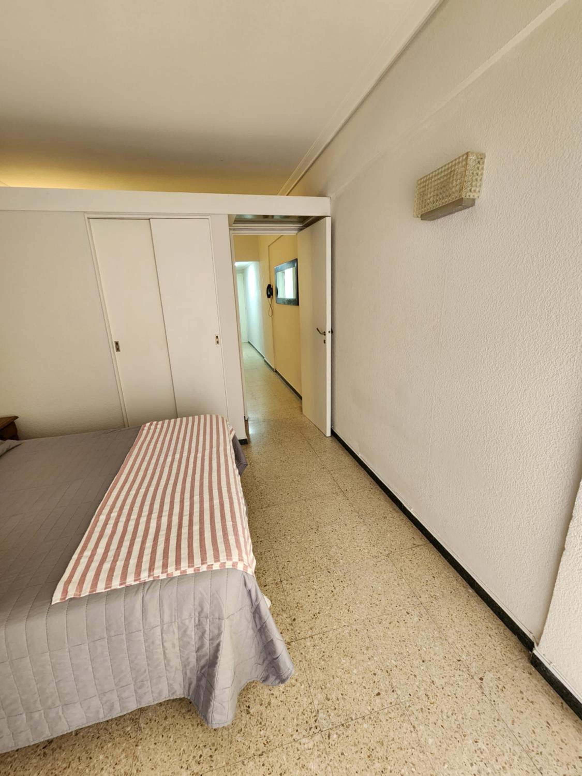 Depto en Edificio Maral 14 soleado céntrico funcional Zona Guemes
