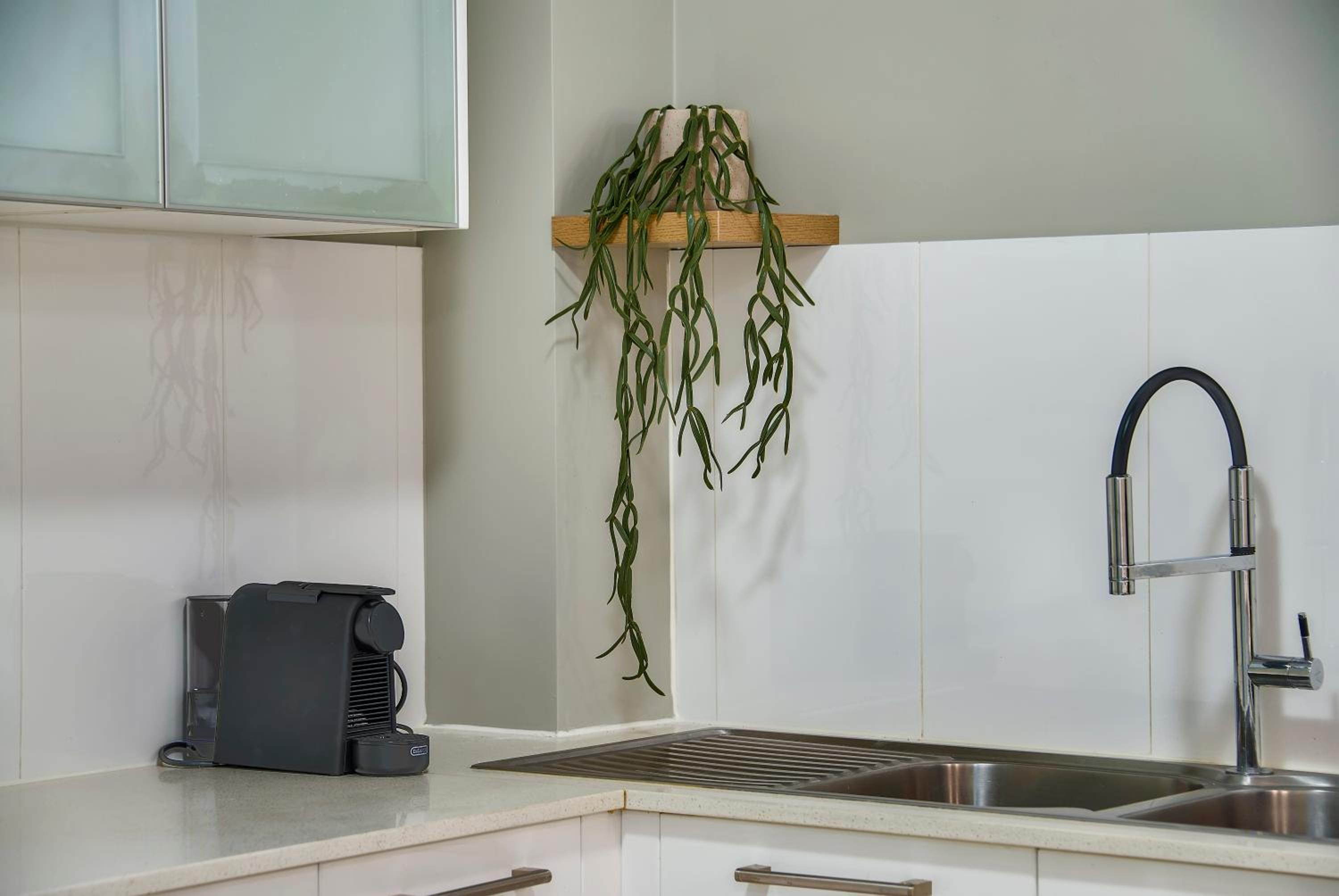 Brisbane Vacations - Experience this Stylish Brisbane Apartment - Property Image 2
