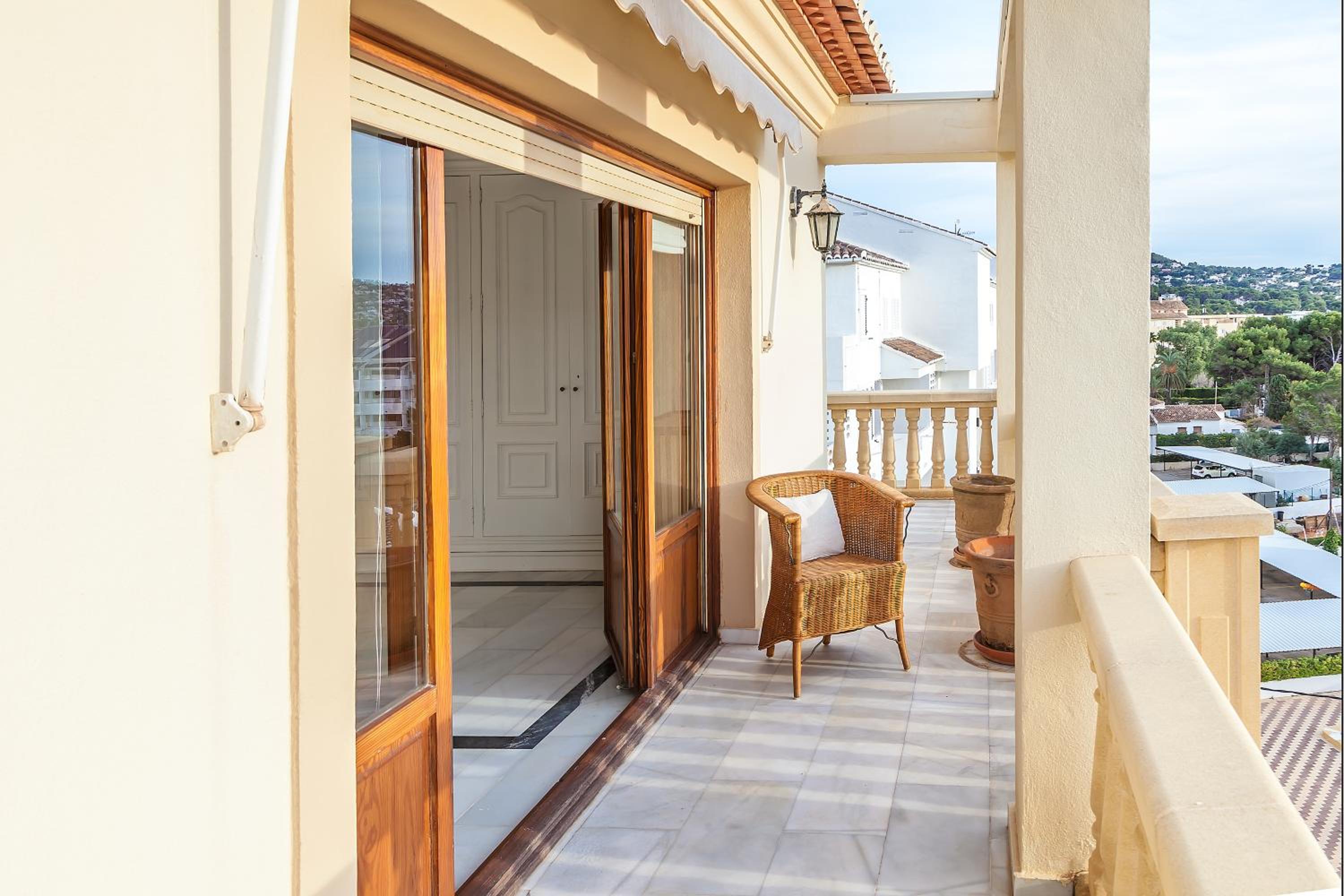 Mar-Beach front apartment in Jávea