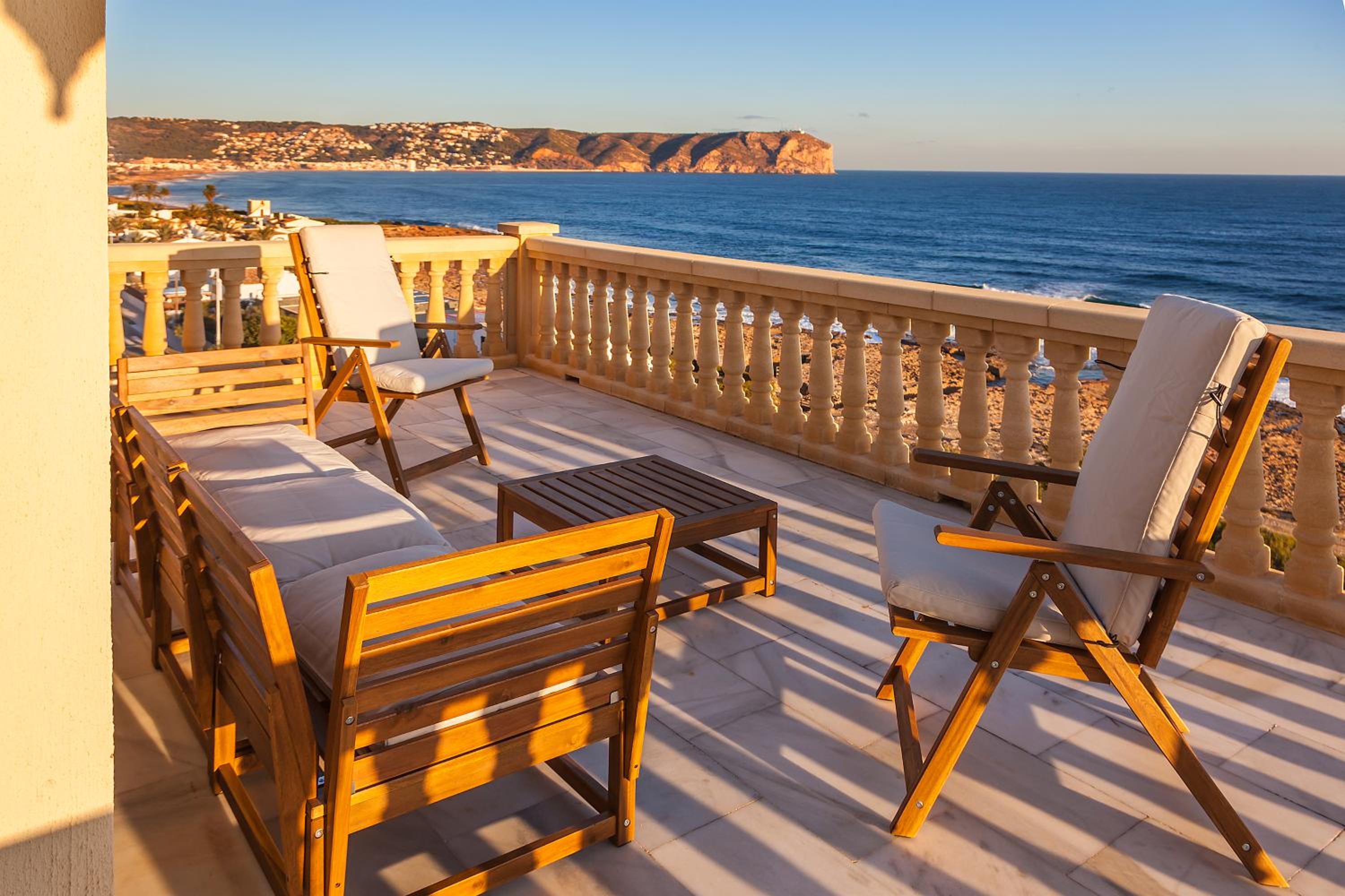 Mar-Beach front apartment in Jávea