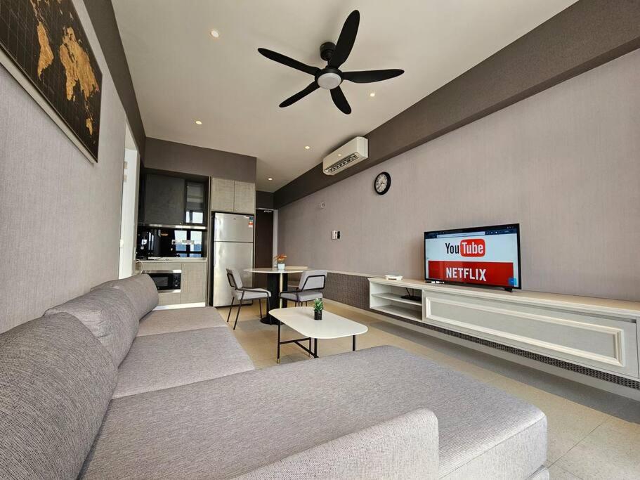 Premium 2BR -2-4pax- near Midvalley-Pavilion 2