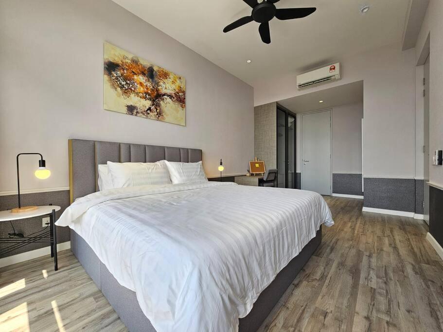 Premium 2BR -2-4pax- near Midvalley-Pavilion 2