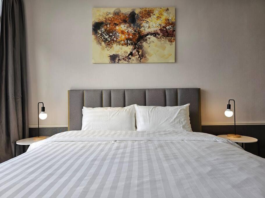 Premium 2BR -2-4pax- near Midvalley-Pavilion 2