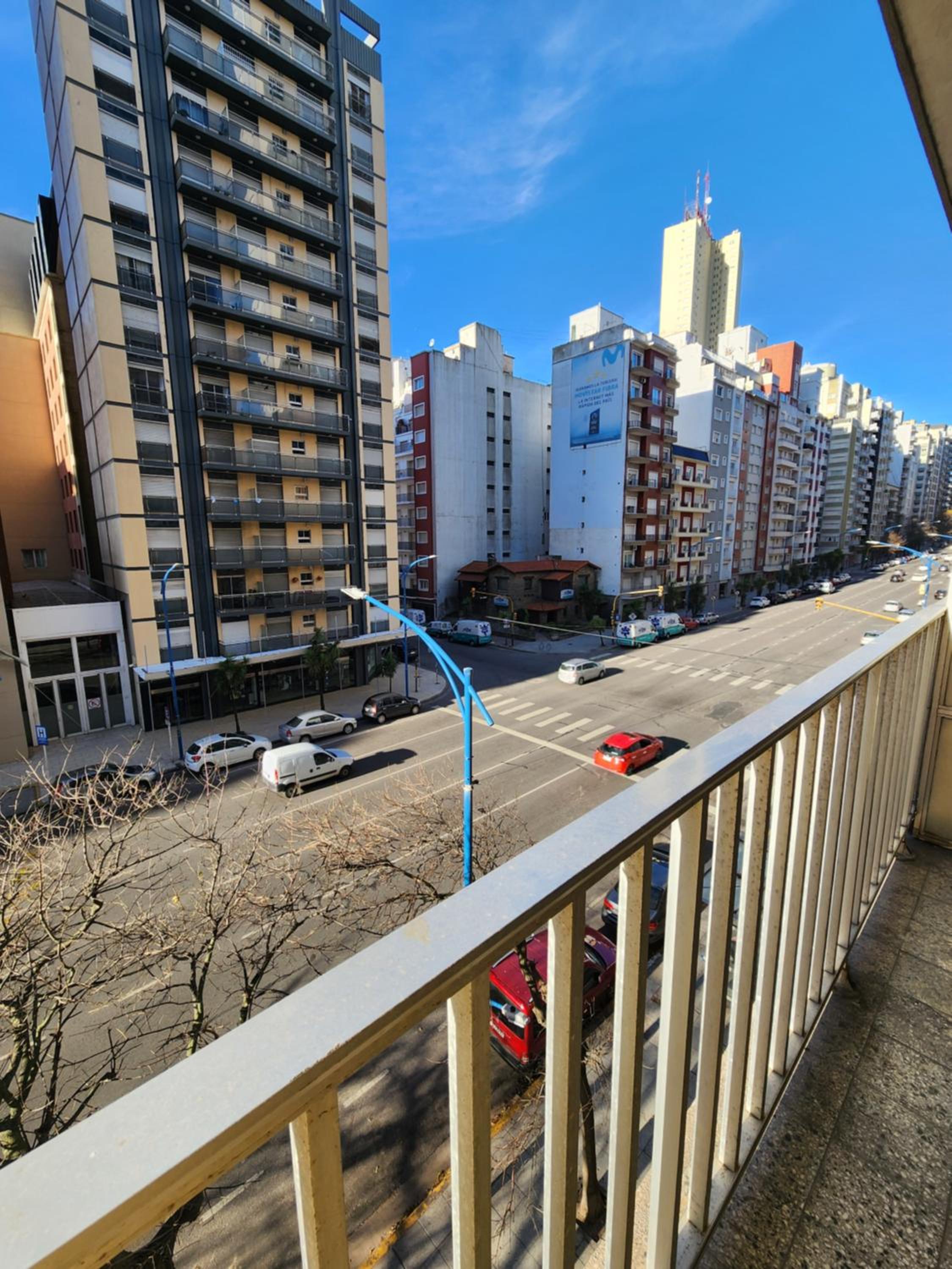 Depto en Edificio Maral 14 soleado céntrico funcional Zona Guemes