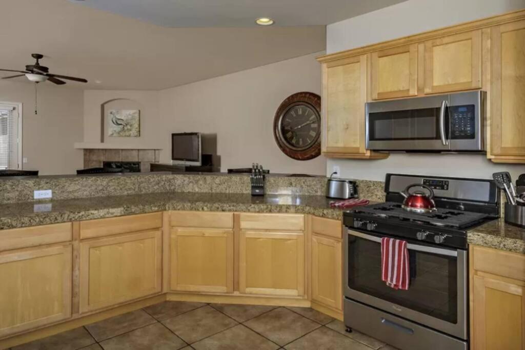 3 Bedroom beauty with Pool & spa view 5