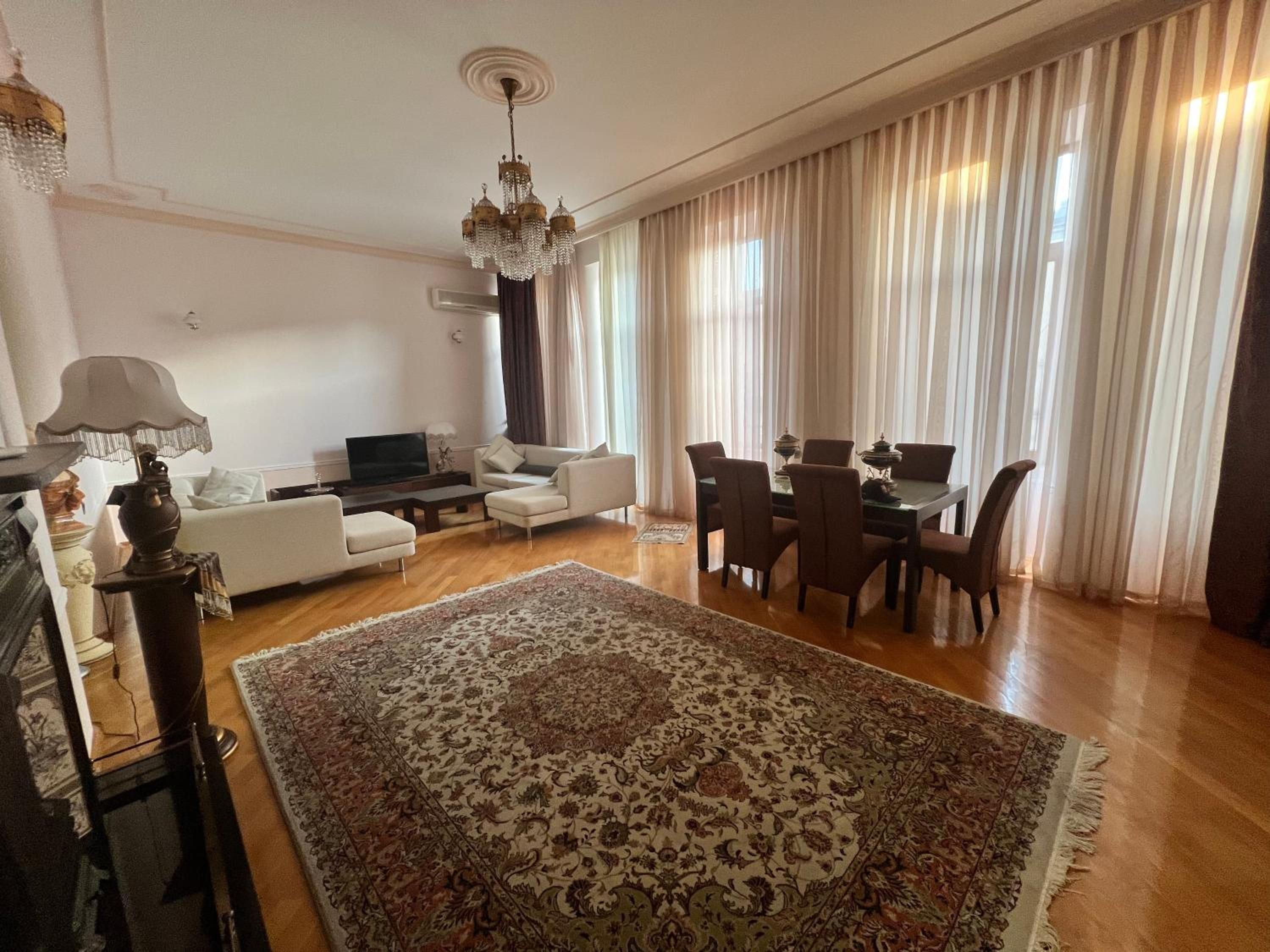 Luxury Family Suite (Nizami)