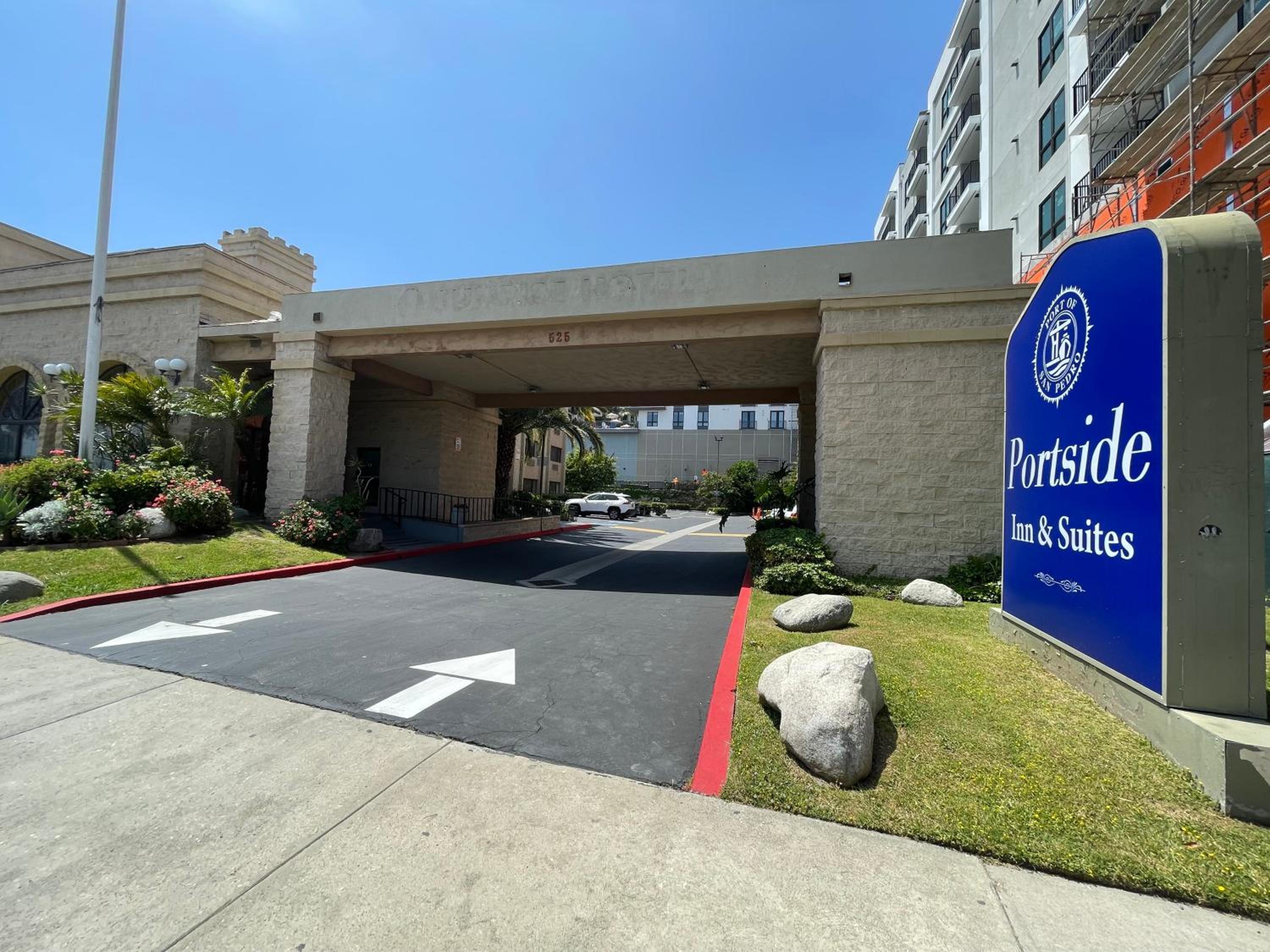Hotel Portside Inn & Suites