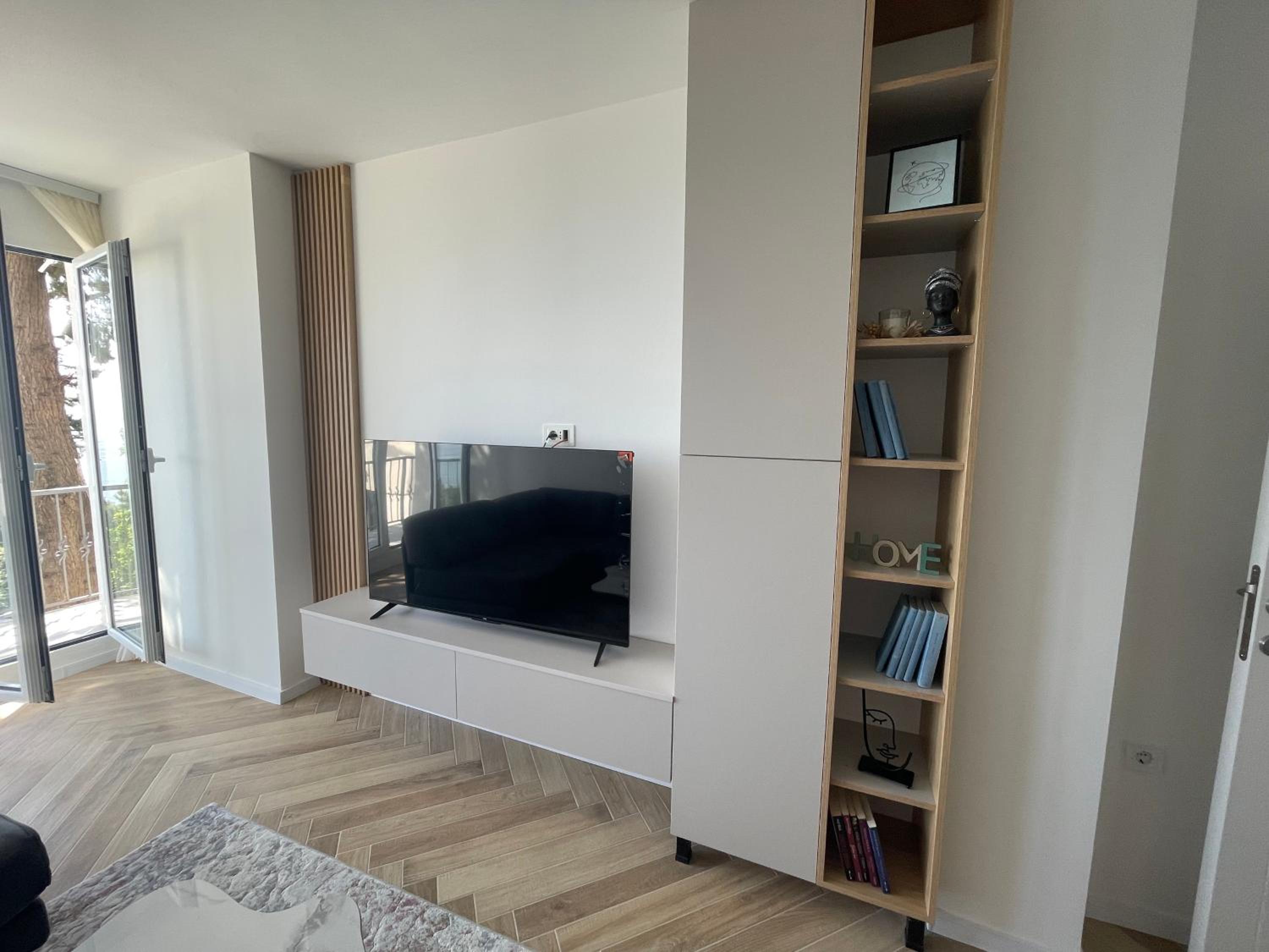 Pine forest apartment