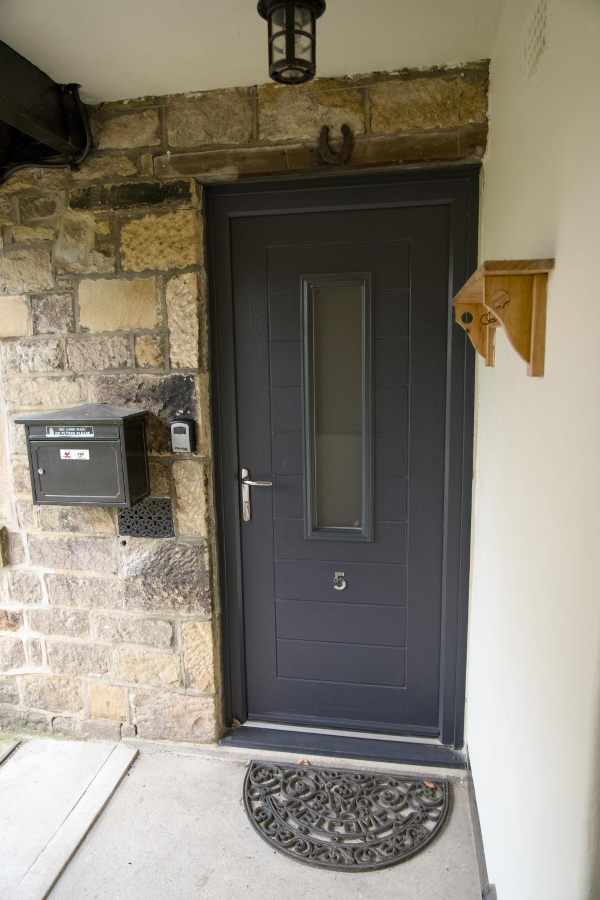 The Beeches - Chatsworth Apartment No 5 - Sleeps 4 view 2