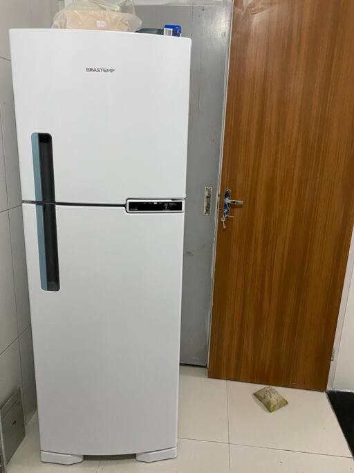 Apartamento perto de tudo em condomínio fechado.