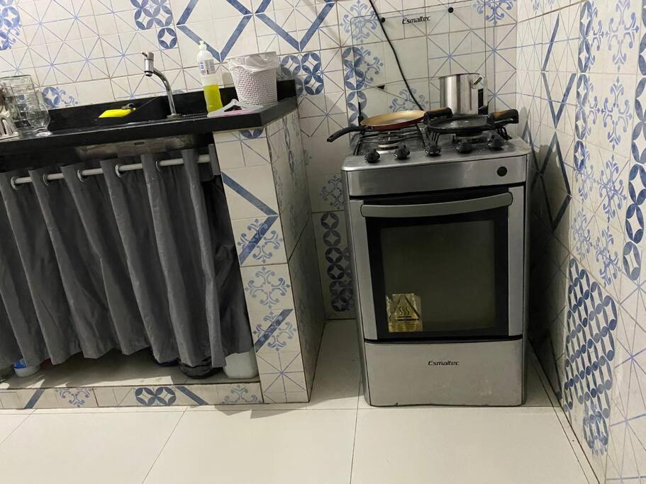 Apartamento perto de tudo em condomínio fechado.