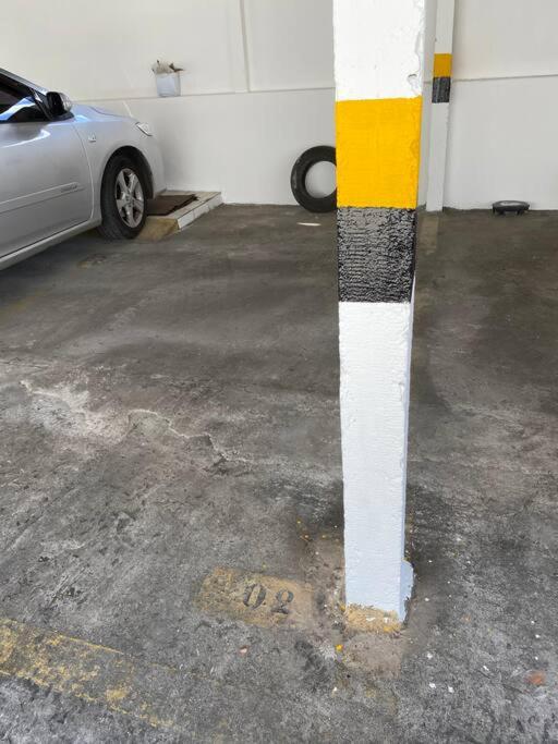 Apartamento perto de tudo em condomínio fechado.