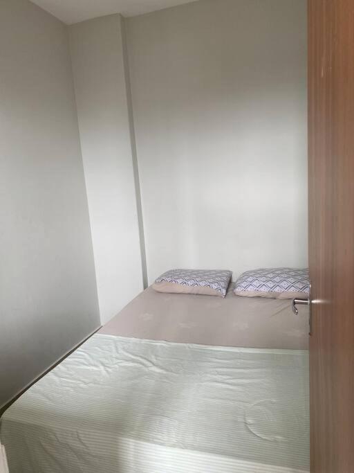 Apartamento perto de tudo em condomínio fechado.