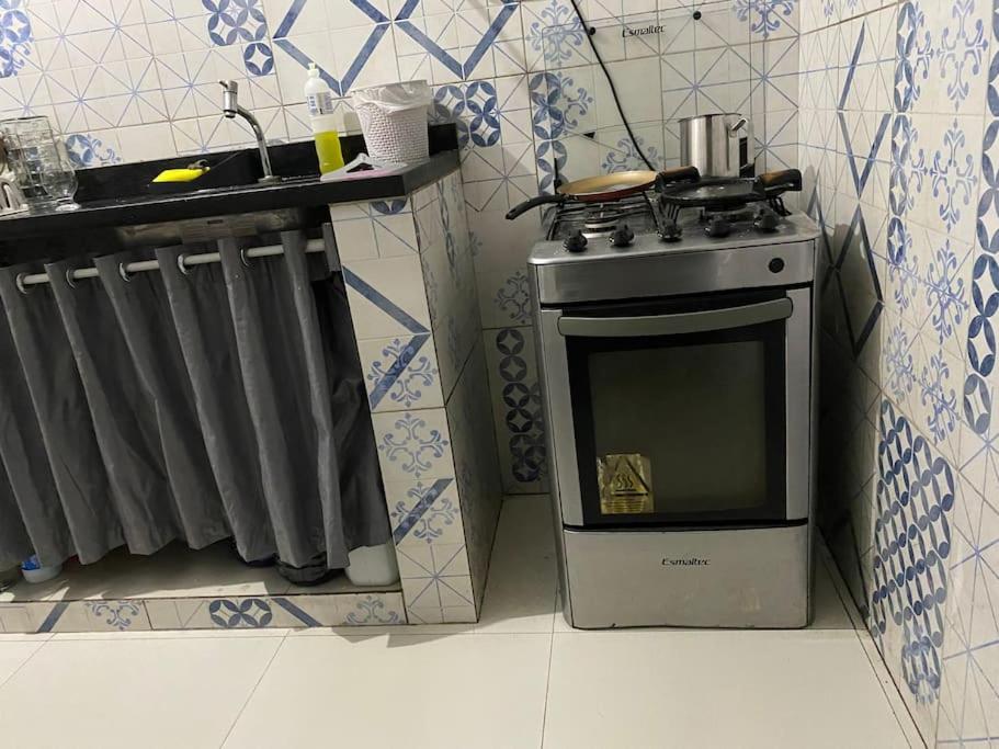 Apartamento perto de tudo em condomínio fechado.