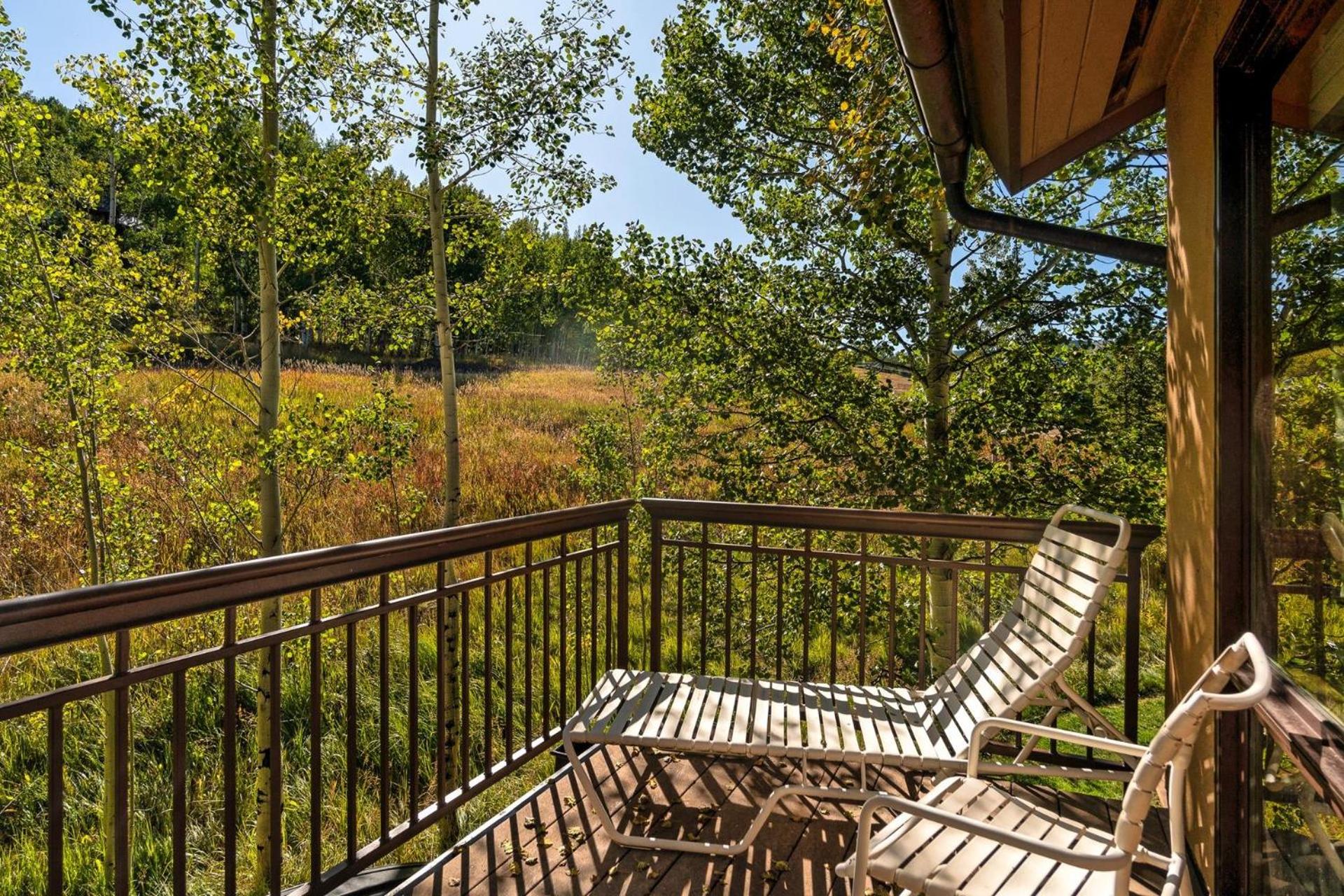 Townhome with Ski-in Access near Pool and Spa by The Woodrun V Townhouses view 3