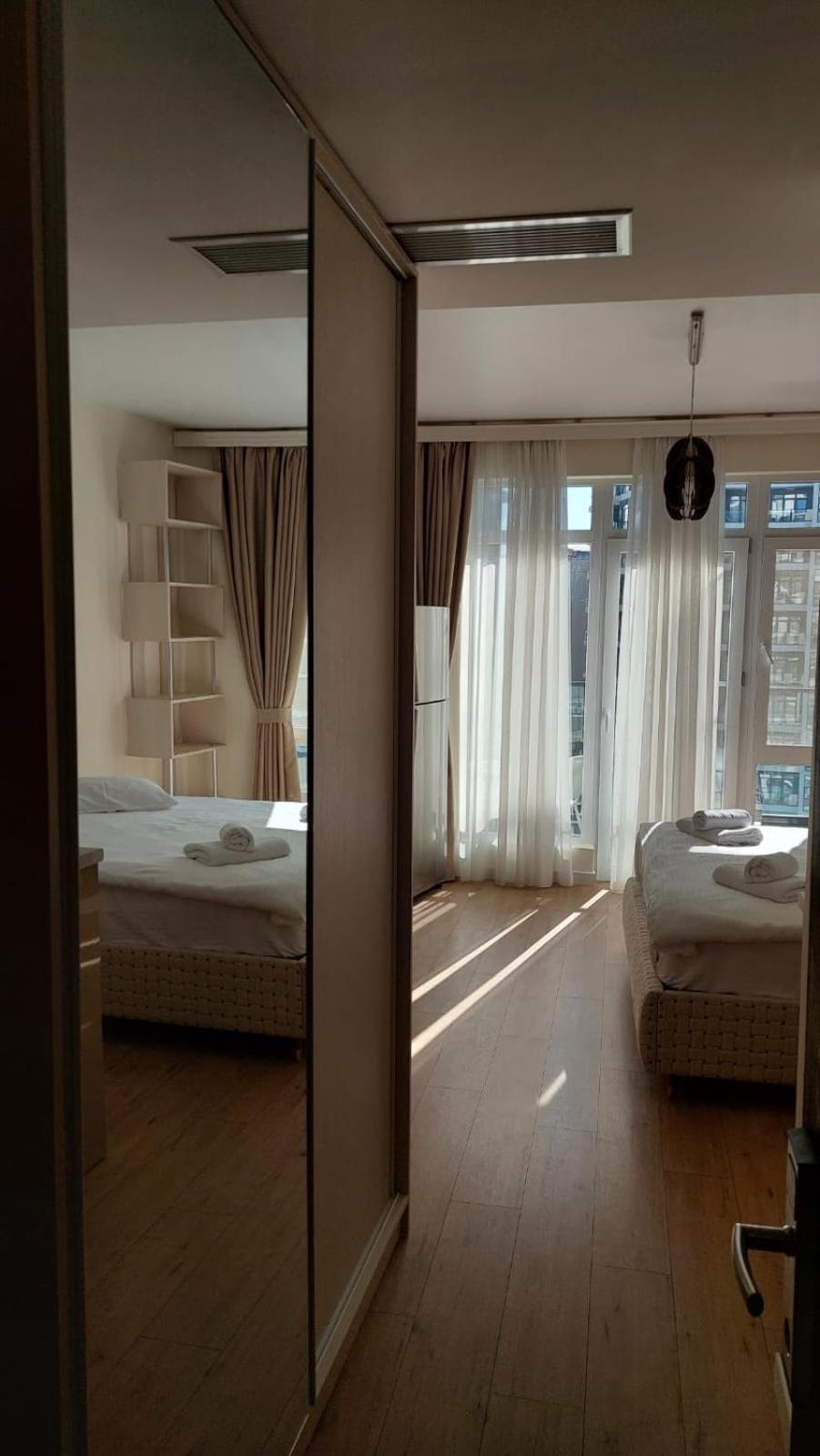 White Sales AmiranApartment (AA)
