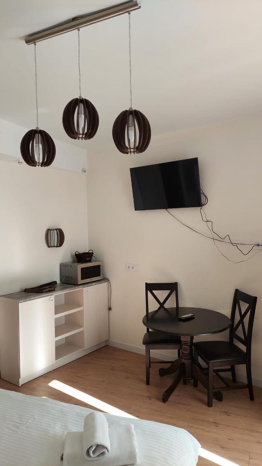 White Sales AmiranApartment (AA)