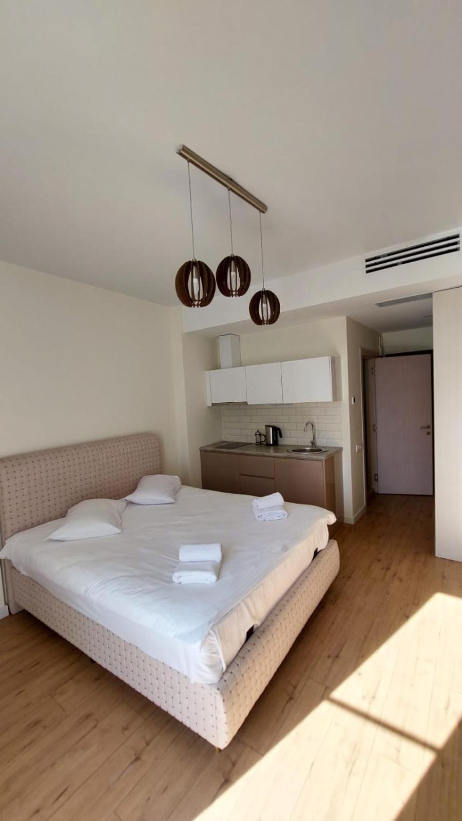White Sales AmiranApartment (AA)