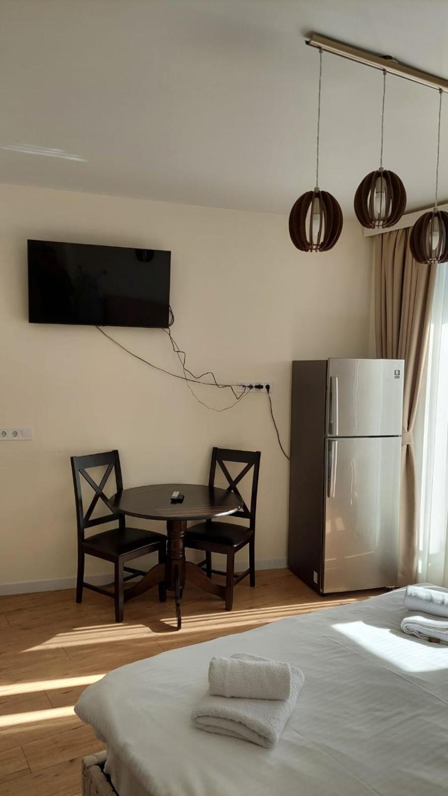 White Sales AmiranApartment (AA)
