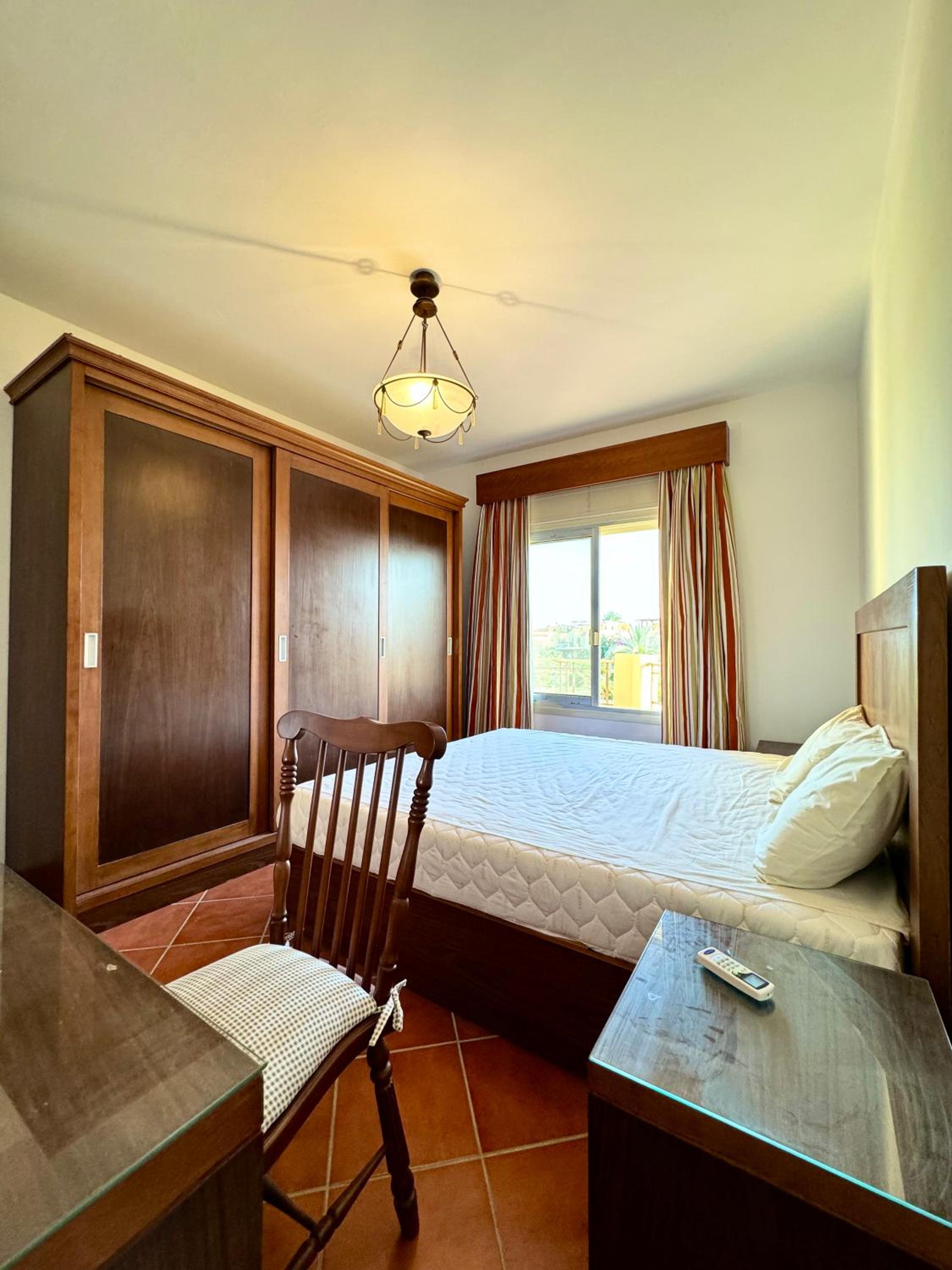 Luxury 5BR Villa with Sea View & Garden in Einbay view 3