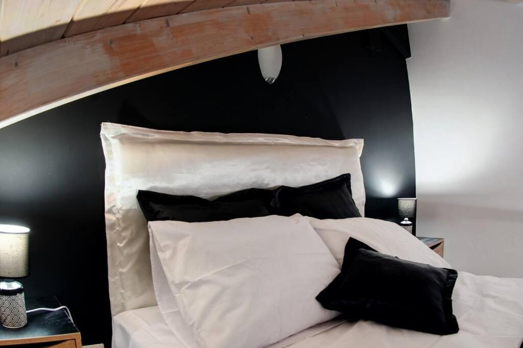 Ella's stunning pad