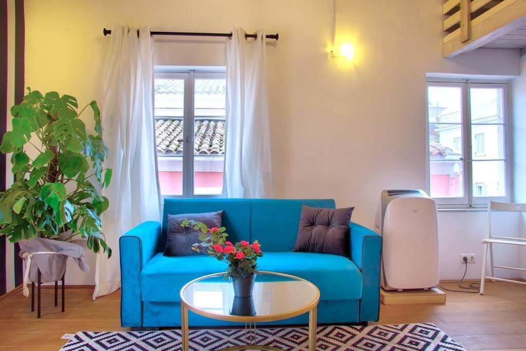 Ella's stunning pad